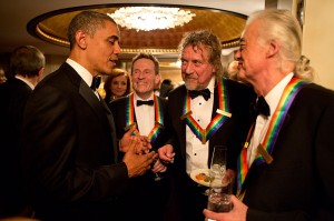 800px-Barack_Obama_speaks_to_Led_Zeppelin